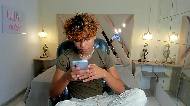 Anyelo Twink online show from March 17, 2026, 9:01 am