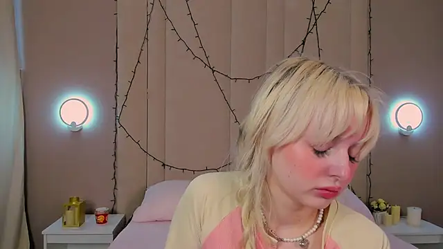 AdeleSilvy online show from June 8, 2026, 1:39 am
