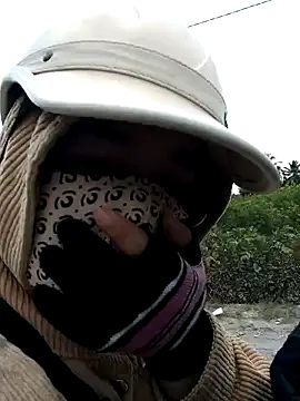 EnzxMoon02 online show from April 2, 2026, 5:05 am