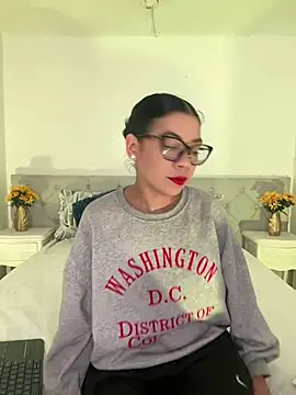 Little Lexyy online show from June 10, 2026, 5:07 am