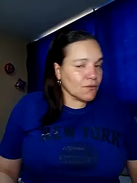 Snapshot of lee_hot chatting on February 21, 2026, 9:05 pm lee hot online show from February 21, 2026, 9:05 pm