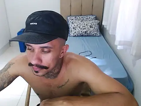 lipegonzalezz online show from February 24, 2026, 5:44 pm