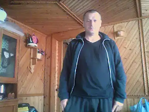 Snapshot of Ivan9iutt chatting on April 15, 2026, 11:39 am Ivan9iutt online show from April 15, 2026, 11:39 am