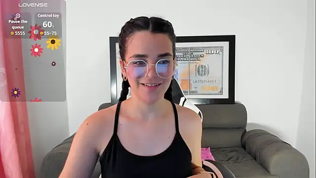 LucianaMoreau online show from March 19, 2026, 9:41 pm