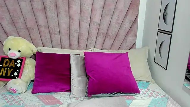 danibellucii  online show from March 2, 2026, 2:58 am