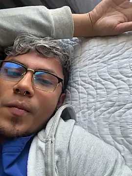 Snapshot of Esteban_199 chatting on January 10, 2026, 9:30 pm Esteban 199 online show from January 10, 2026, 9:30 pm