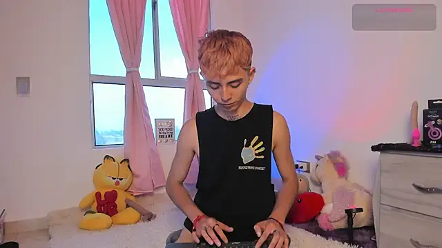 Maiky Cooper01 online show from February 11, 2026, 5:07 pm