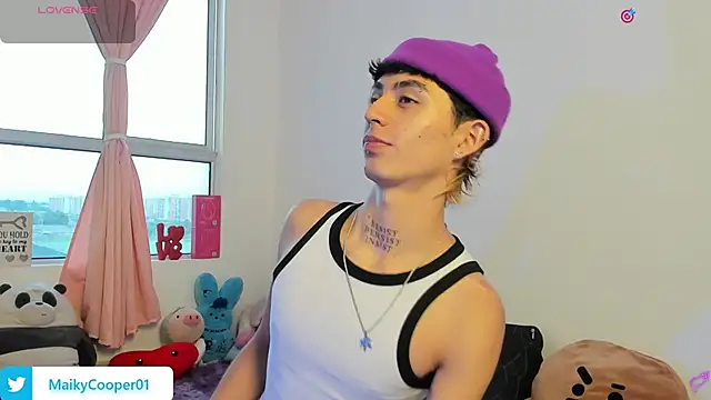 Maiky Cooper01 online show from April 15, 2026, 4:58 pm