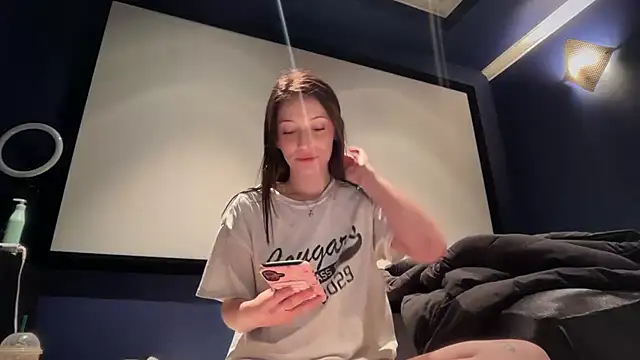 Snapshot of laurensmithhh chatting on January 15, 2026, 8:01 pm laurensmithhh online show from January 15, 2026, 8:01 pm