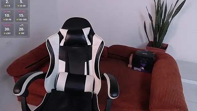 Snapshot of DarrenColleen chatting on February 19, 2026, 9:00 pm DarrenColleen online show from February 19, 2026, 9:00 pm