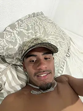 Otavio 01 online show from January 12, 2026, 1:00 am