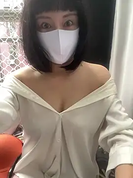 Mia-zhan online show from February 15, 2026, 11:23 pm