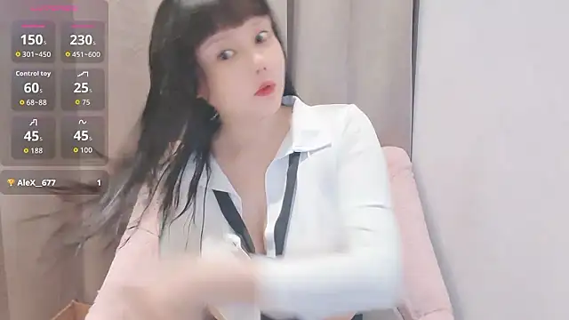 Mia-zhan online show from February 27, 2026, 10:32 pm