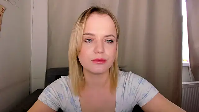 JessicaBeverly  online show from April 23, 2026, 1:13 pm