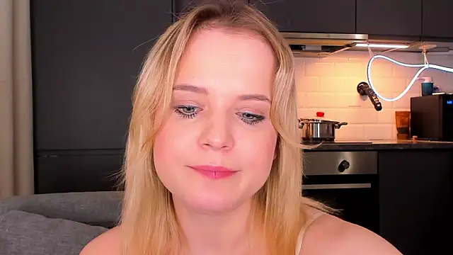 JessicaBeverly  online show from April 25, 2026, 1:41 pm