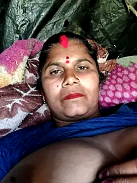 Snapshot of Hot_di97 chatting on February 7, 2026, 8:29 am Hot di97 online show from February 7, 2026, 8:29 am