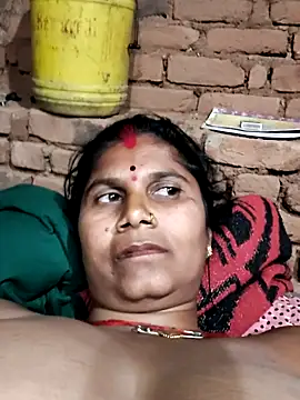 Snapshot of Hot_di97 chatting on February 9, 2026, 3:27 pm Hot di97 online show from February 9, 2026, 3:27 pm