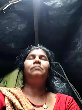 Snapshot of Hot_di97 chatting on February 27, 2026, 9:59 pm Hot di97 online show from February 27, 2026, 9:59 pm