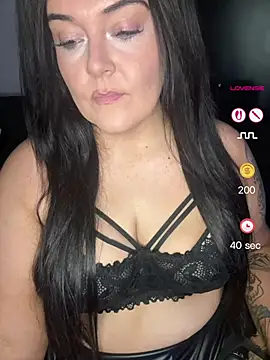Snapshot of Miss_CurvesXXX chatting on May 29, 2026, 10:08 pm Miss CurvesXXX online show from May 29, 2026, 10:08 pm