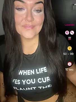 Snapshot of Miss_CurvesXXX chatting on June 7, 2026, 12:09 pm Miss CurvesXXX online show from June 7, 2026, 12:09 pm