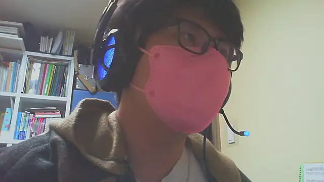 Snapshot of malibu876 chatting on January 19, 2026, 4:33 pm malibu876 online show from January 19, 2026, 4:33 pm