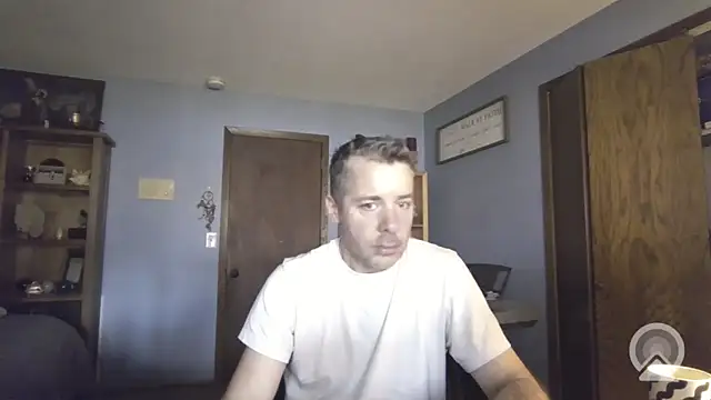 chrisw8140 online show from March 31, 2026, 4:29 pm