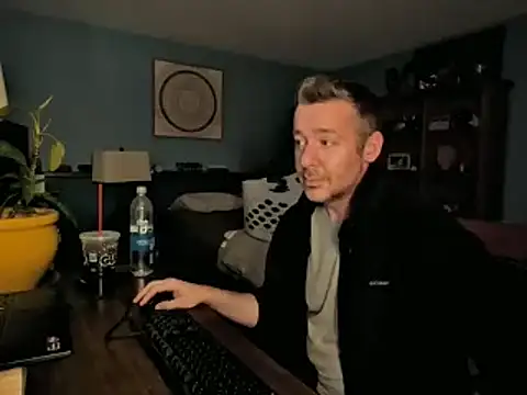chrisw8140 online show from May 18, 2026, 1:02 am