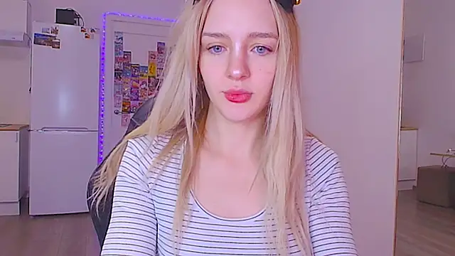 sailormoon666  online show from February 4, 2026, 10:58 pm