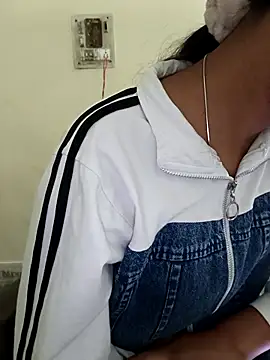 Snapshot of Aaradhna-_hoy chatting on February 25, 2026, 4:33 am Aaradhna- hoy online show from February 25, 2026, 4:33 am