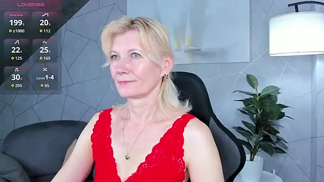 Julie Lucas online show from June 10, 2026, 12:00 am