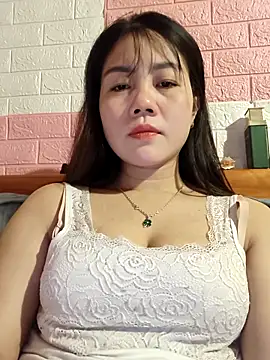 Ngocmai lazdy online show from March 12, 2026, 1:06 pm