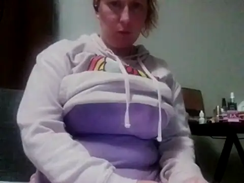 Snapshot of Annafun321 chatting on February 5, 2026, 2:05 am Annafun321 online show from February 5, 2026, 2:05 am