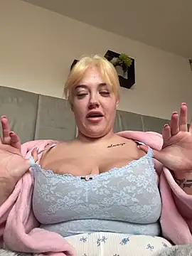 Snapshot of Princess-ivyxoxo chatting on February 18, 2026, 10:00 am Princess-ivyxoxo online show from February 18, 2026, 10:00 am