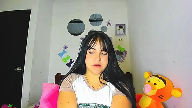 Penelopeflame18 online show from May 9, 2026, 2:06 am