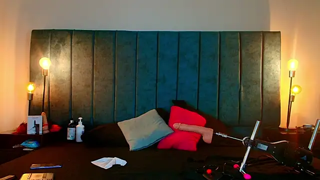 Ethan Briggs  online show from March 25, 2026, 3:34 am