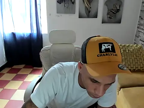 danisegura online show from January 13, 2026, 2:44 pm