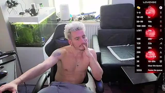 Rayzel White online show from February 20, 2026, 1:33 pm