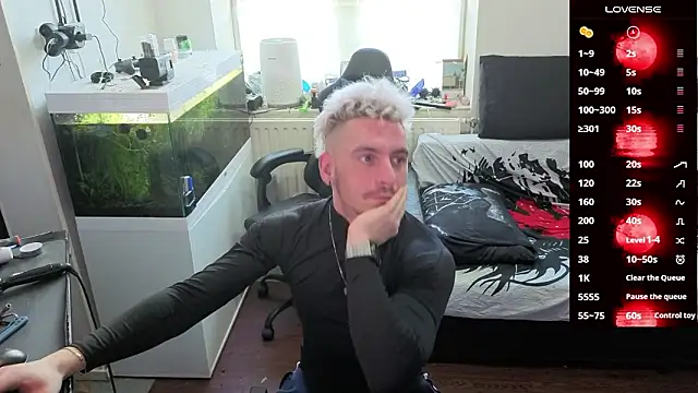 Rayzel White online show from March 4, 2026, 12:11 pm