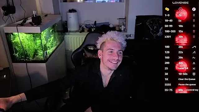 Rayzel White online show from March 19, 2026, 12:47 am