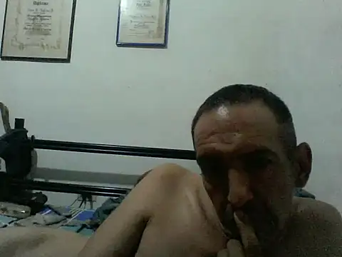 guevo14cm3 online show from February 16, 2026, 2:40 am