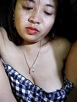 miumiu sexy2x online show from April 4, 2026, 2:47 pm