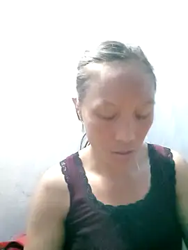 Snapshot of Diana-02 chatting on May 5, 2026, 2:36 pm Diana-02 online show from May 5, 2026, 2:36 pm