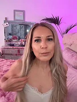 JulieSol online show from April 4, 2026, 7:17 am