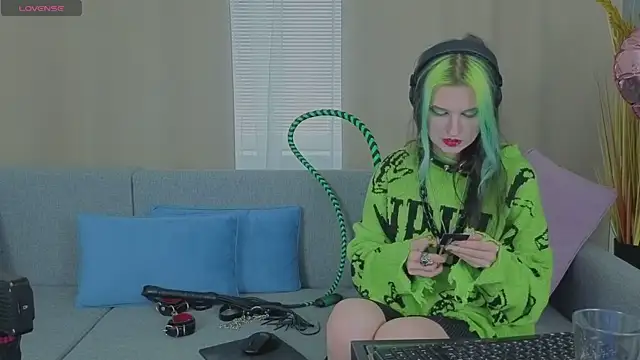 ToxicKittyy online show from February 13, 2026, 2:24 pm