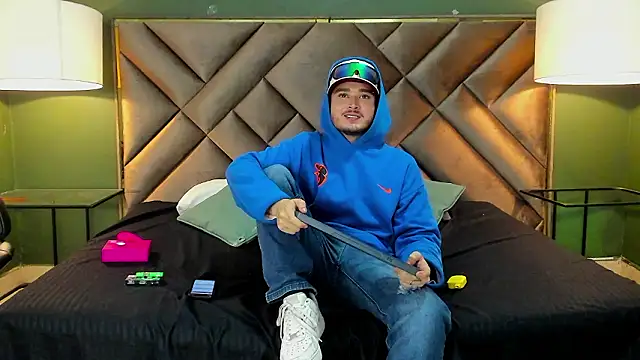 Salvattore Muller online show from February 19, 2026, 11:01 pm