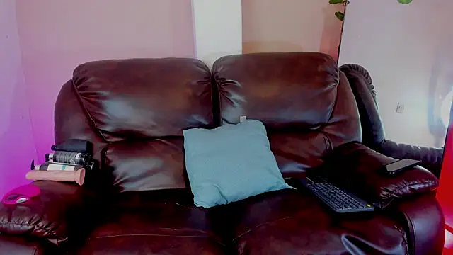 Snapshot of Salvattore_Muller chatting on May 21, 2026, 10:39 pm Salvattore Muller online show from May 21, 2026, 10:39 pm