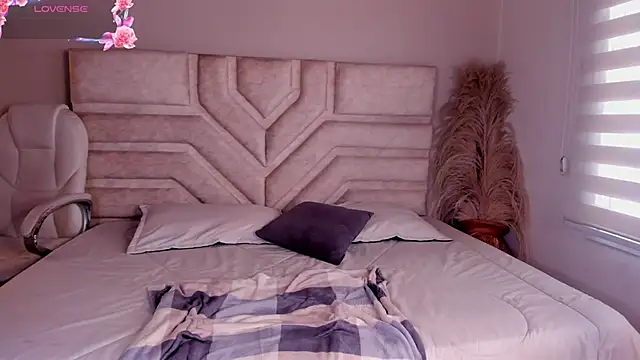 ella  olmos online show from May 21, 2026, 2:46 pm