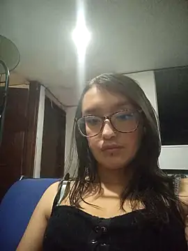 Snapshot of Karla-giraldo_1 chatting on February 2, 2026, 9:24 pm Karla-giraldo 1 online show from February 2, 2026, 9:24 pm