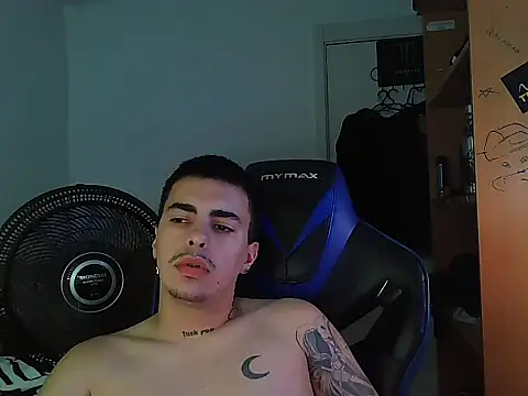 Snapshot of amorimwd chatting on January 13, 2026, 10:04 pm amorimwd online show from January 13, 2026, 10:04 pm