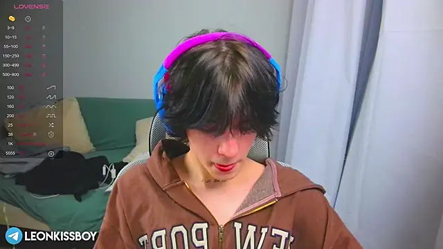 LeonBoykisser online show from March 26, 2026, 9:59 am